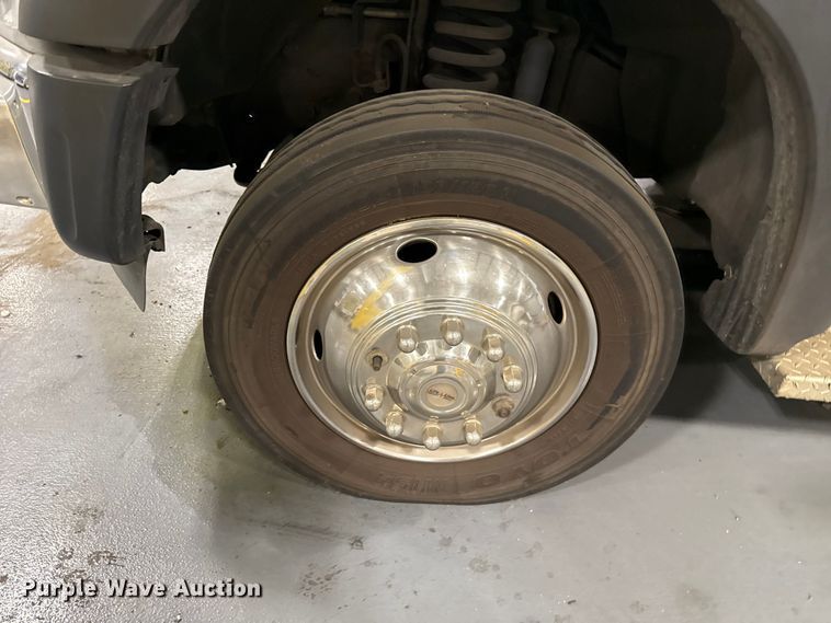 image for item ES5922 2013 Ford F450 Super Duty ambulance