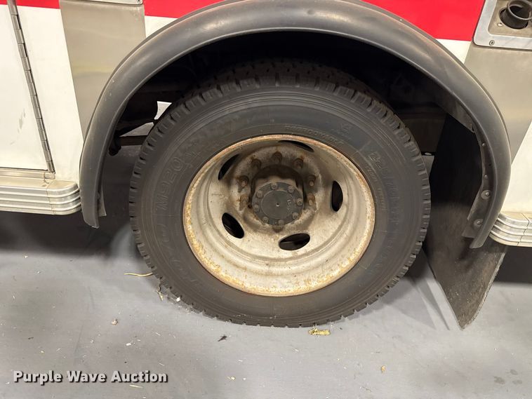 image for item ES5922 2013 Ford F450 Super Duty ambulance