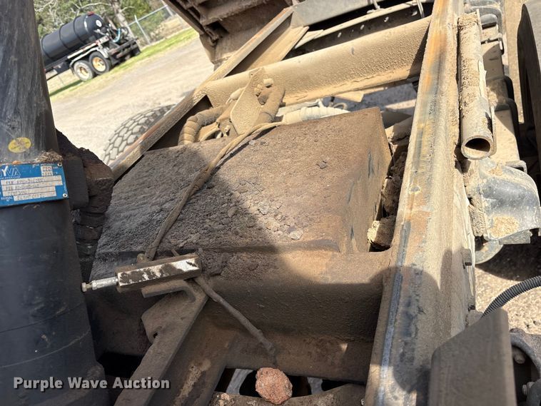 image for item ES8590 2013 Freightliner Business Class M2 dump truck