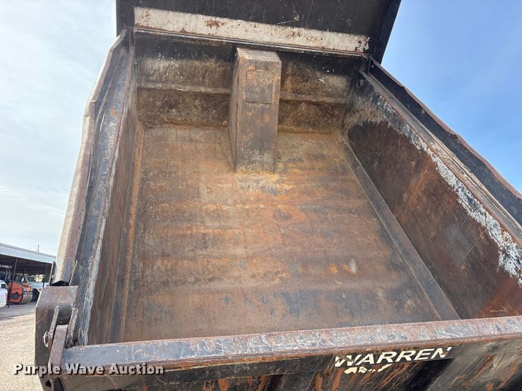 image for item ES8590 2013 Freightliner Business Class M2 dump truck