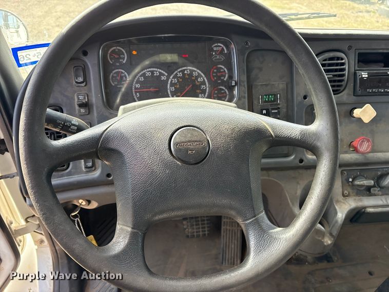 image for item ES8590 2013 Freightliner Business Class M2 dump truck