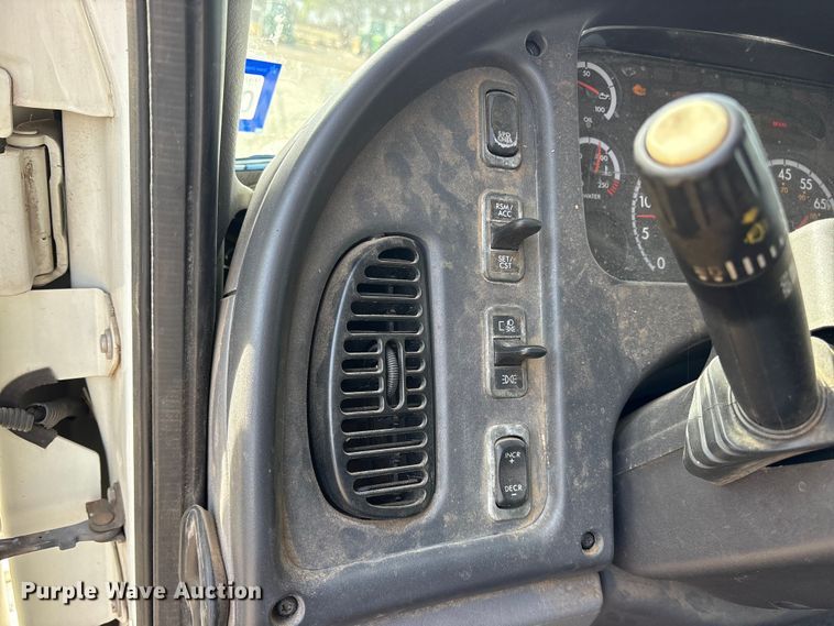 image for item ES8590 2013 Freightliner Business Class M2 dump truck