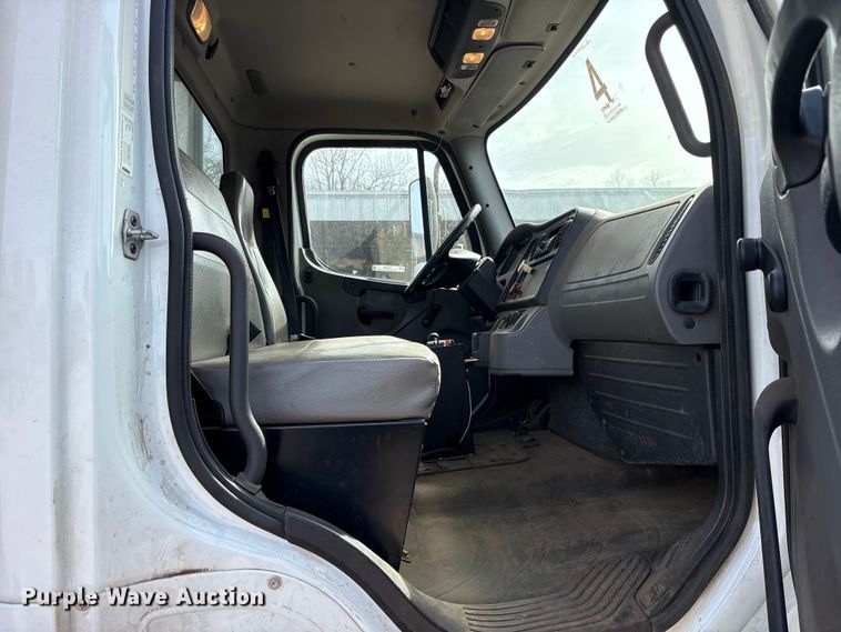 image for item ES8590 2013 Freightliner Business Class M2 dump truck