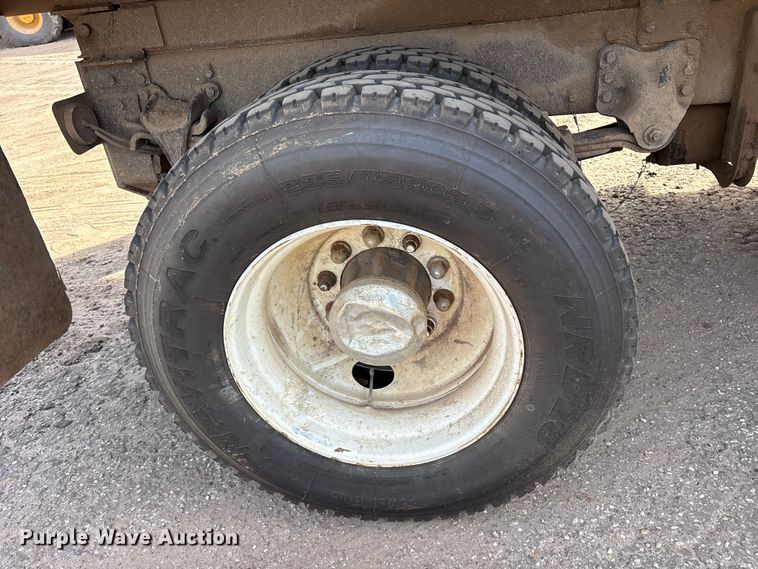 image for item ES8590 2013 Freightliner Business Class M2 dump truck