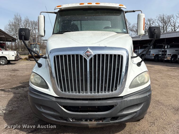 image for item ES8591 2010 International ProStar dump truck