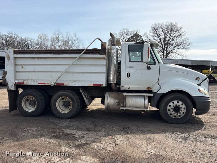 image for item ES8591 2010 International ProStar dump truck