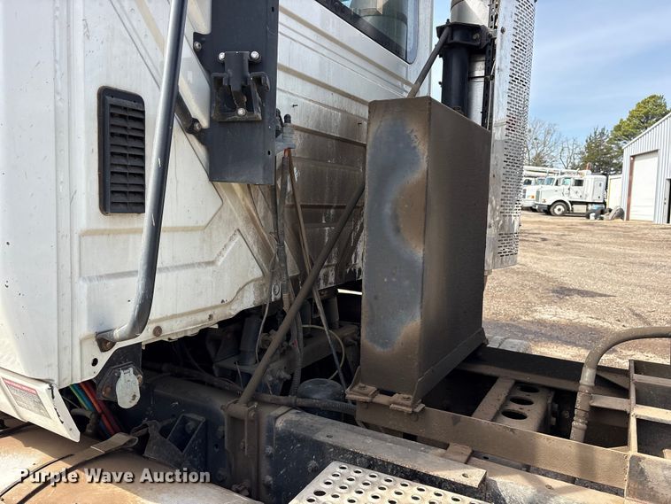 image for item ES8591 2010 International ProStar dump truck