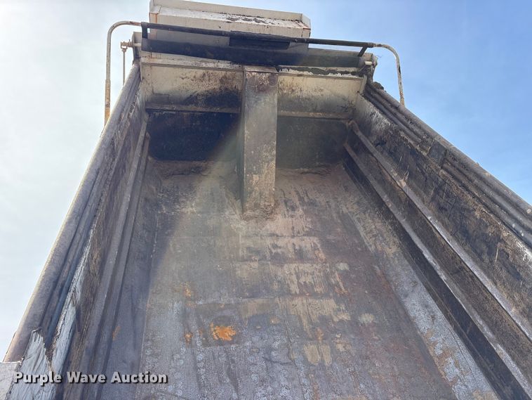 image for item ES8591 2010 International ProStar dump truck