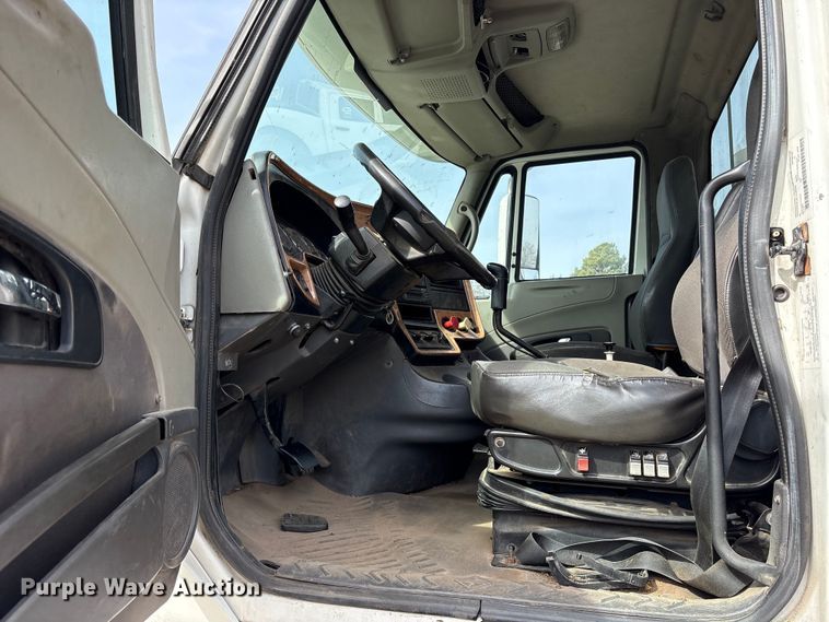 image for item ES8591 2010 International ProStar dump truck