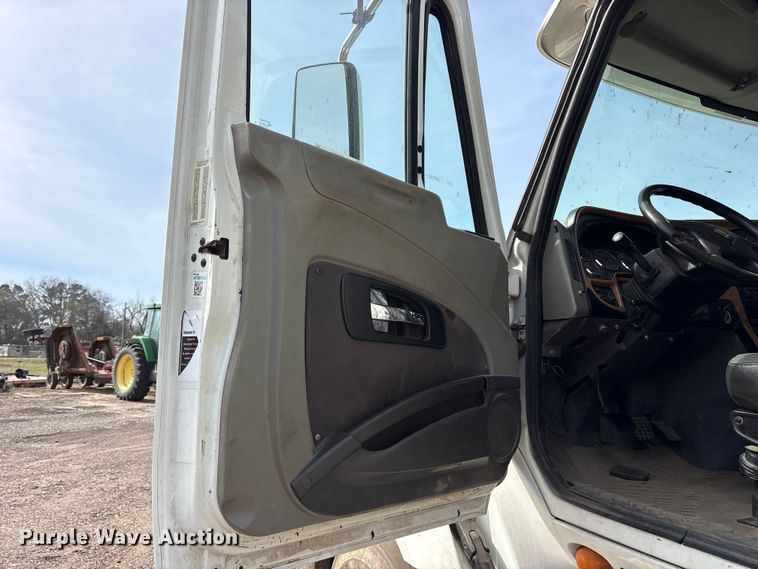 image for item ES8591 2010 International ProStar dump truck