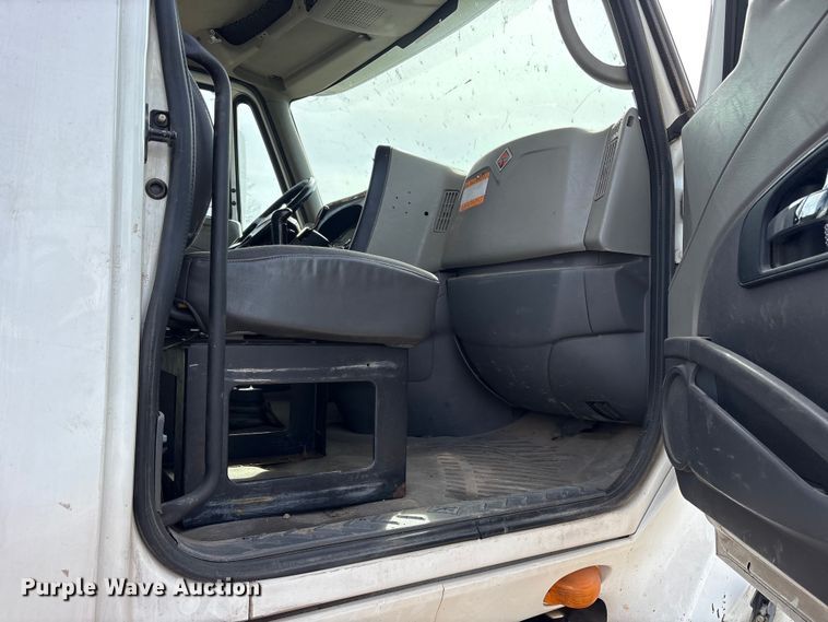 image for item ES8591 2010 International ProStar dump truck