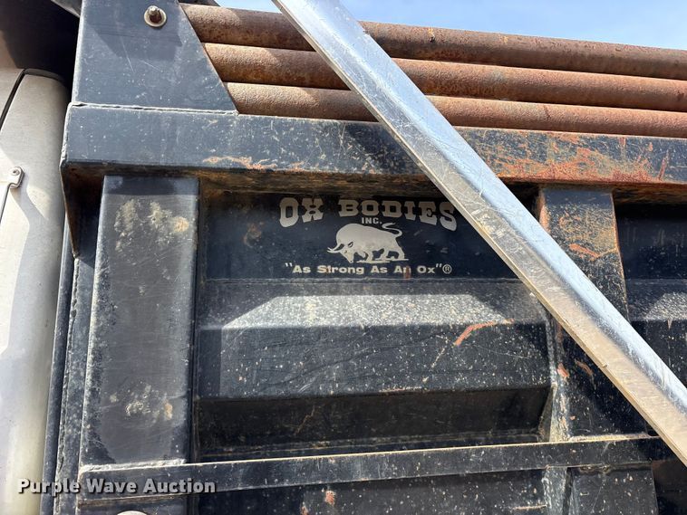 image for item ES8592 2004 Ford F750 dump truck