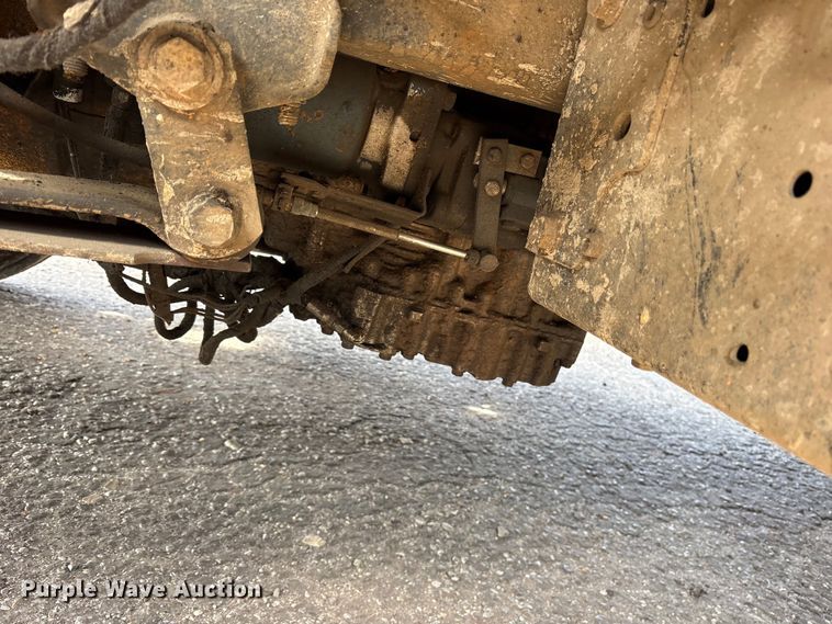 image for item ES8592 2004 Ford F750 dump truck