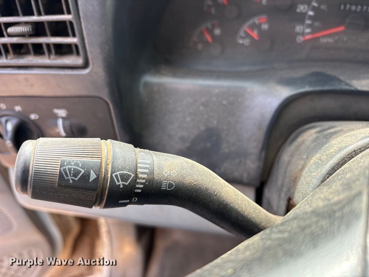 image for item ES8592 2004 Ford F750 dump truck