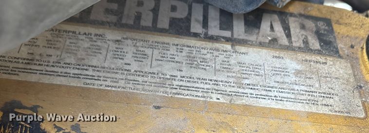 image for item ES8592 2004 Ford F750 dump truck