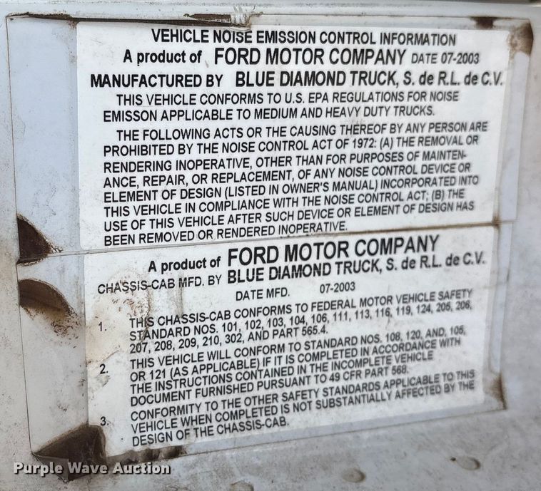 image for item ES8592 2004 Ford F750 dump truck