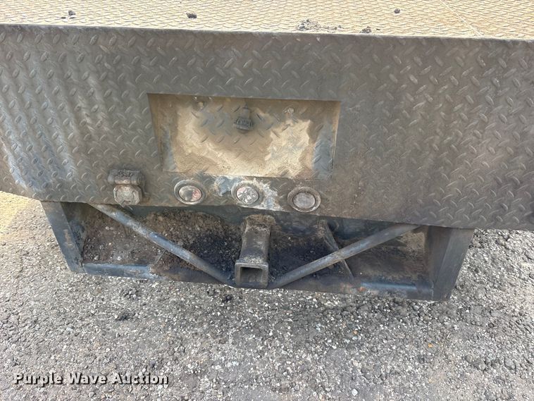 image for item ES8593 2015 Ford F350 Super Duty Crew Cab flatbed pickup truck