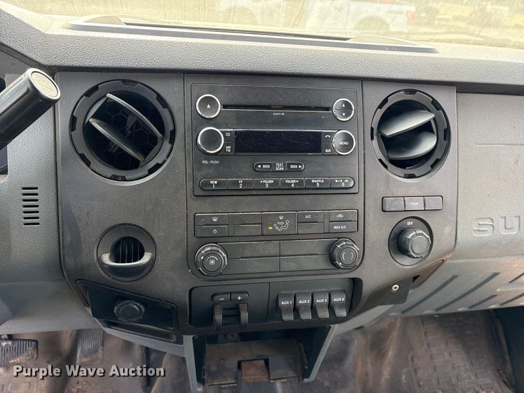 image for item ES8593 2015 Ford F350 Super Duty Crew Cab flatbed pickup truck