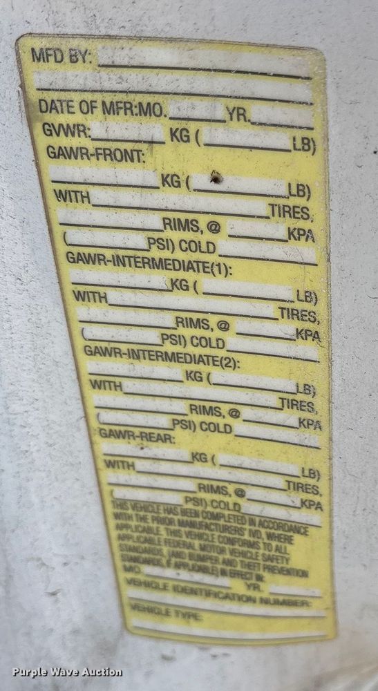 image for item ES8593 2015 Ford F350 Super Duty Crew Cab flatbed pickup truck