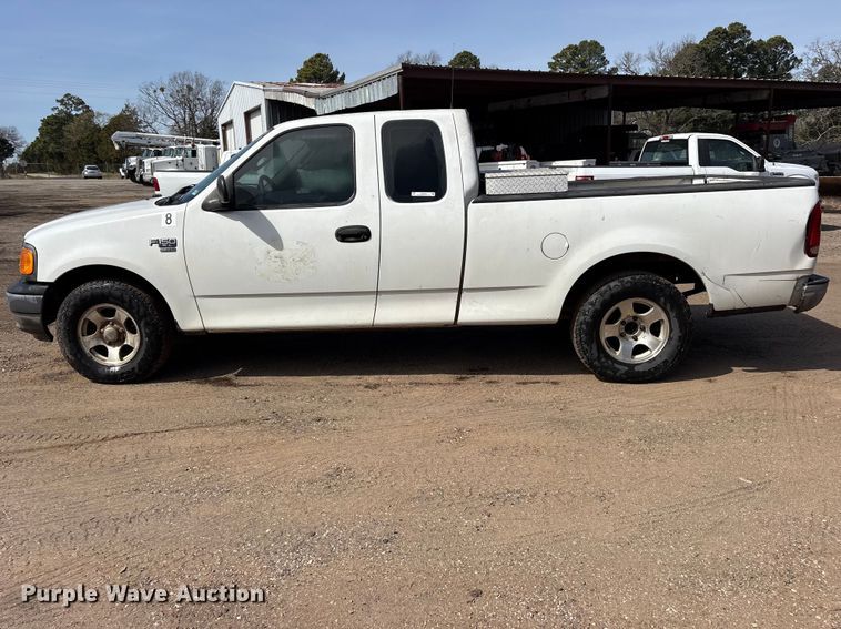 image for item ES8594 2004 Ford F150 Ext. Cab pickup truck