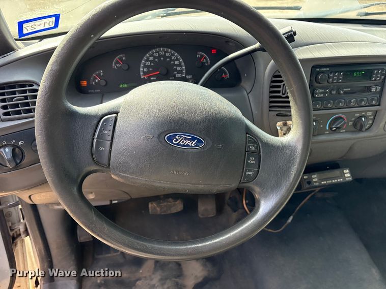 image for item ES8594 2004 Ford F150 Ext. Cab pickup truck