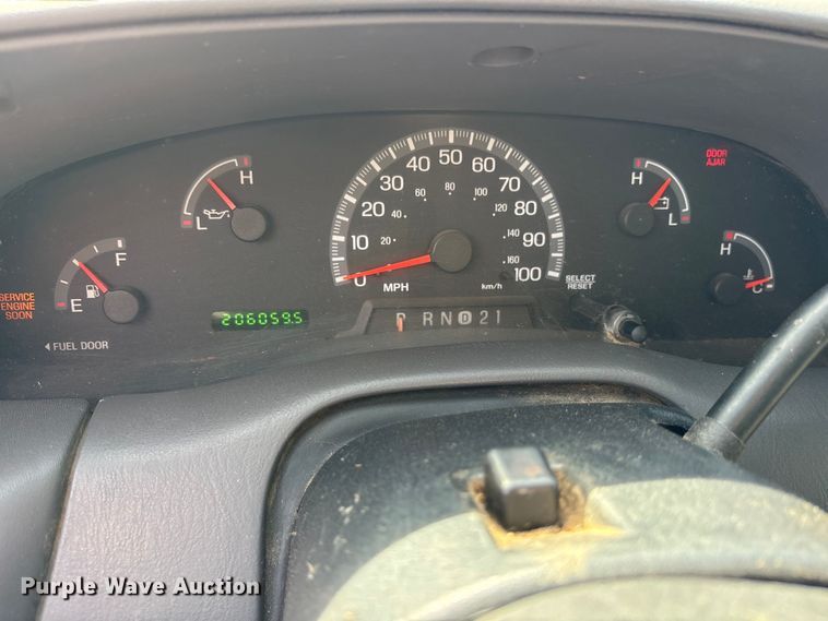 image for item ES8594 2004 Ford F150 Ext. Cab pickup truck