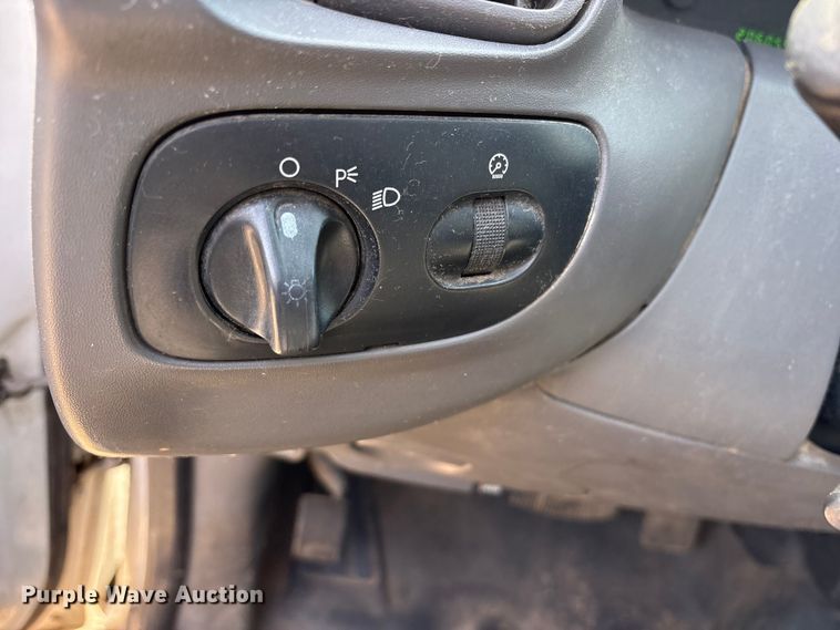 image for item ES8594 2004 Ford F150 Ext. Cab pickup truck