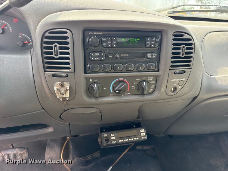 image for item ES8594 2004 Ford F150 Ext. Cab pickup truck