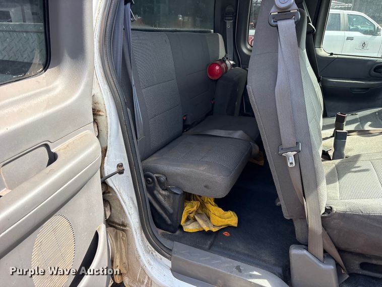 image for item ES8594 2004 Ford F150 Ext. Cab pickup truck