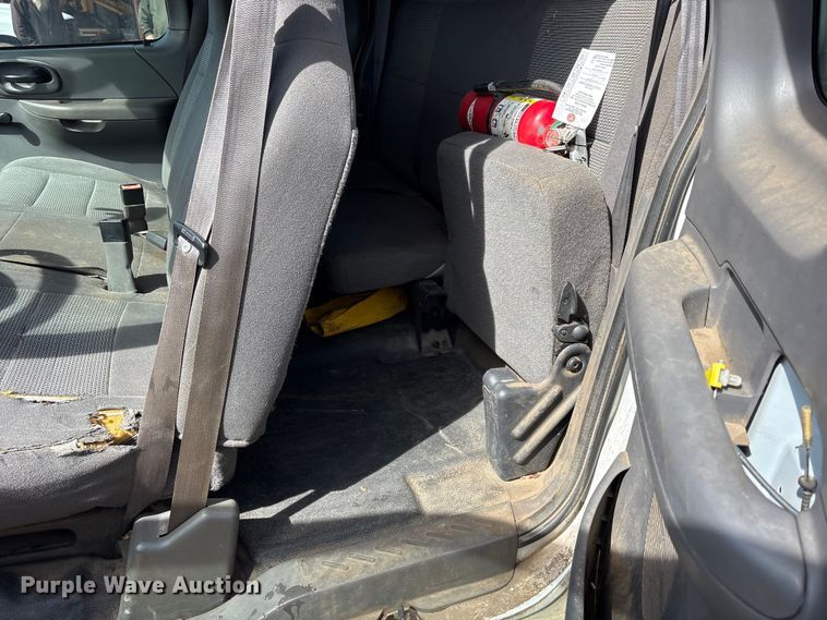 image for item ES8594 2004 Ford F150 Ext. Cab pickup truck