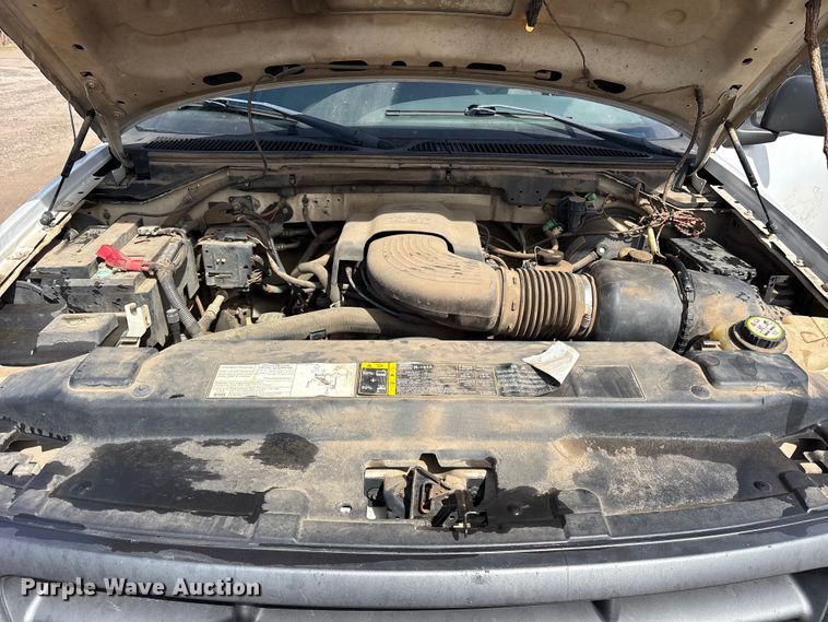 image for item ES8594 2004 Ford F150 Ext. Cab pickup truck