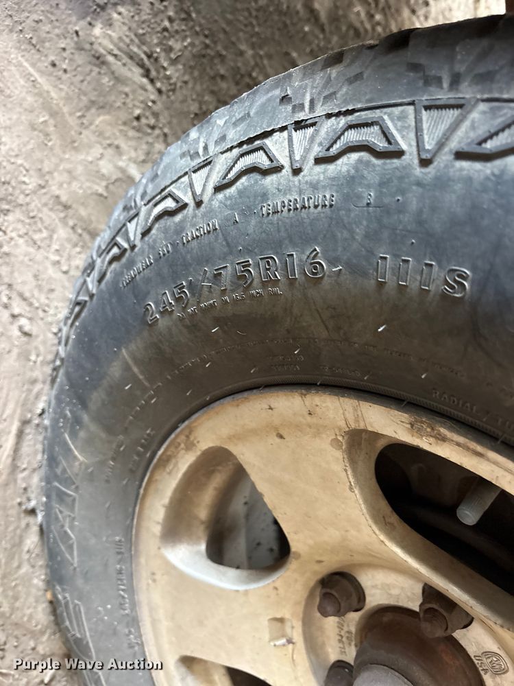 image for item ES8594 2004 Ford F150 Ext. Cab pickup truck