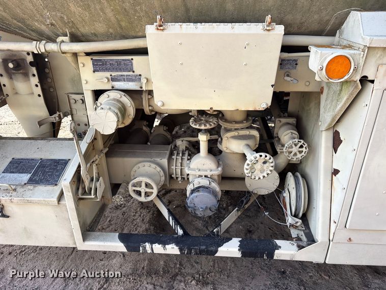 image for item ES8601 1990 Eastern Technologies M969AI fuel trailer