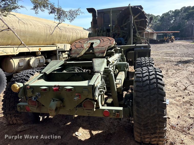 image for item ES8602 2003 Stewart & Stevenson M1088A1 semi truck