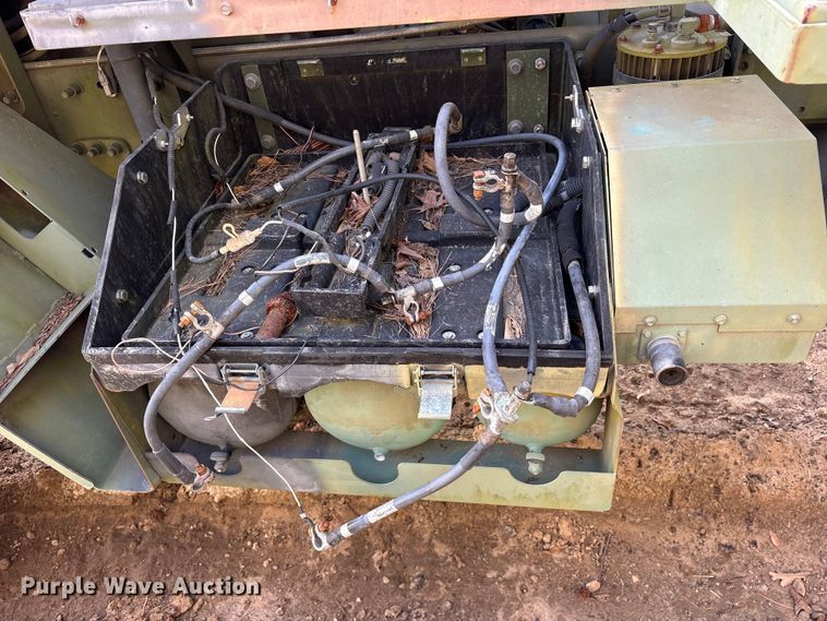 image for item ES8602 2003 Stewart & Stevenson M1088A1 semi truck