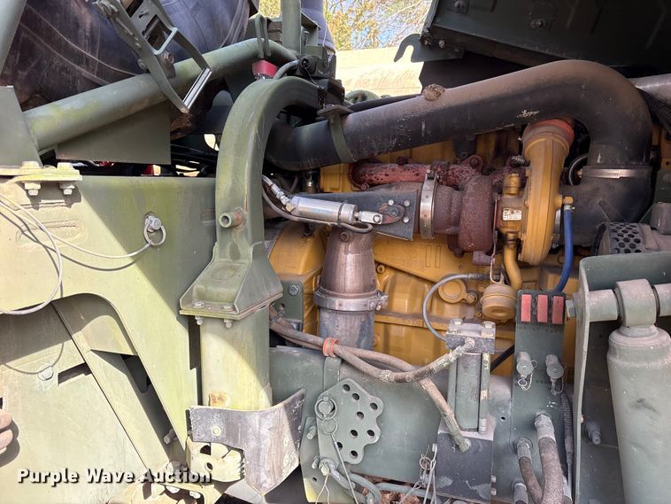 image for item ES8602 2003 Stewart & Stevenson M1088A1 semi truck