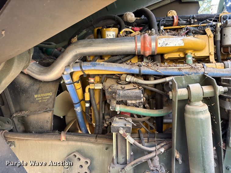 image for item ES8602 2003 Stewart & Stevenson M1088A1 semi truck