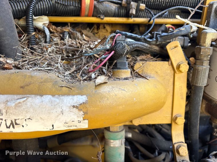 image for item ES8602 2003 Stewart & Stevenson M1088A1 semi truck