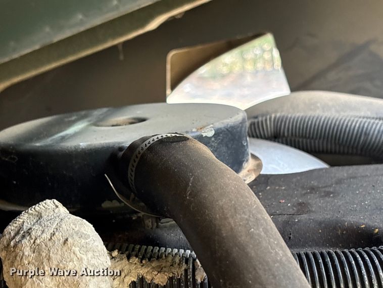 image for item ES8602 2003 Stewart & Stevenson M1088A1 semi truck