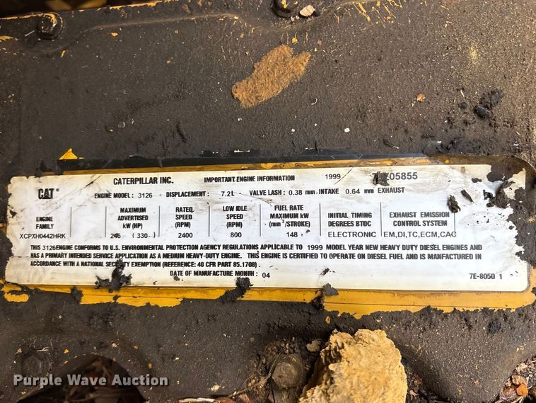 image for item ES8602 2003 Stewart & Stevenson M1088A1 semi truck