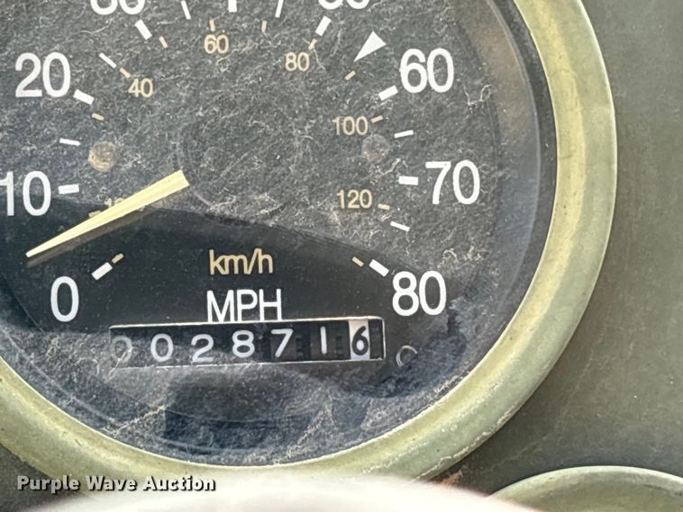 image for item ES8602 2003 Stewart & Stevenson M1088A1 semi truck