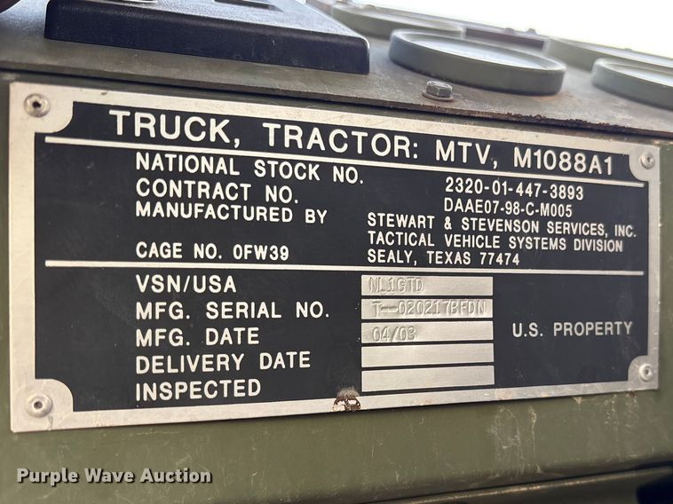 image for item ES8602 2003 Stewart & Stevenson M1088A1 semi truck