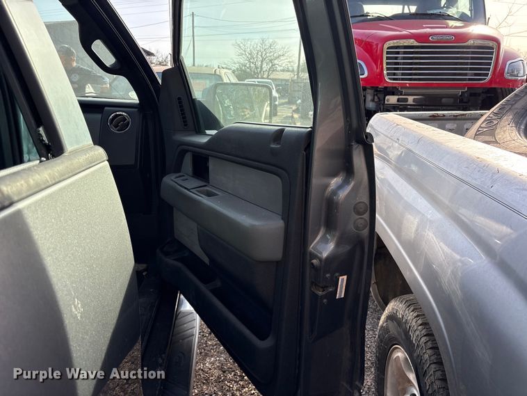image for item ES8604 2011 Ford F150 Crew Cab pickup truck