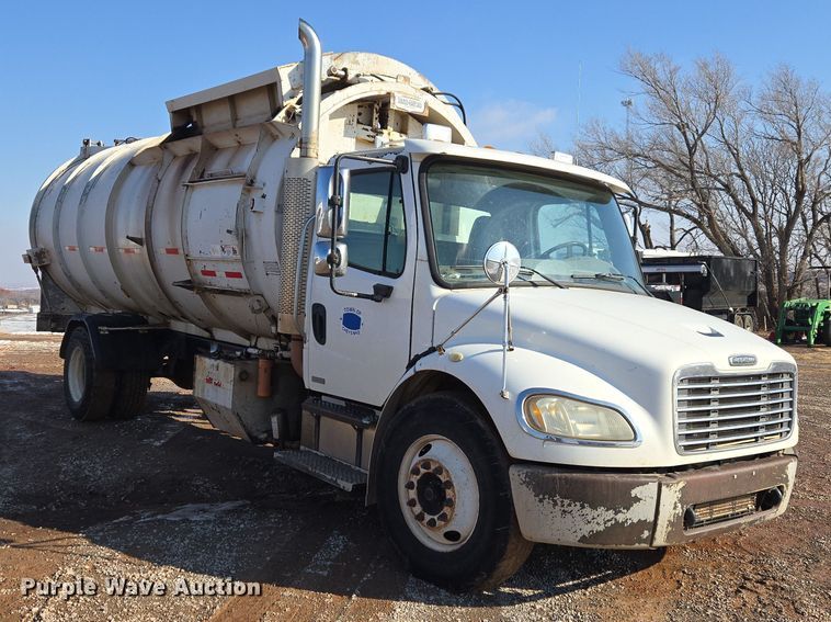 image for item ET1222 2006 Freightliner M2 refuse truck
