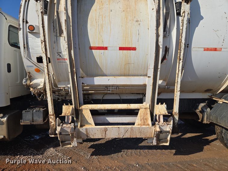 image for item ET1222 2006 Freightliner M2 refuse truck