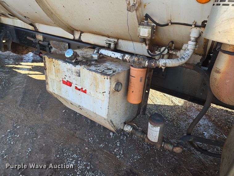 image for item ET1222 2006 Freightliner M2 refuse truck