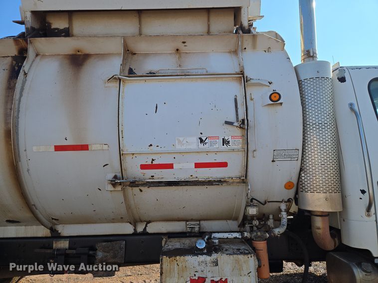 image for item ET1222 2006 Freightliner M2 refuse truck