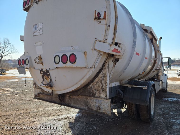 image for item ET1222 2006 Freightliner M2 refuse truck