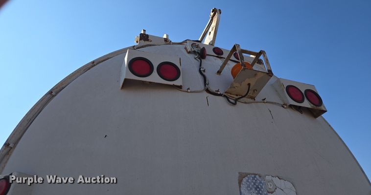 image for item ET1222 2006 Freightliner M2 refuse truck