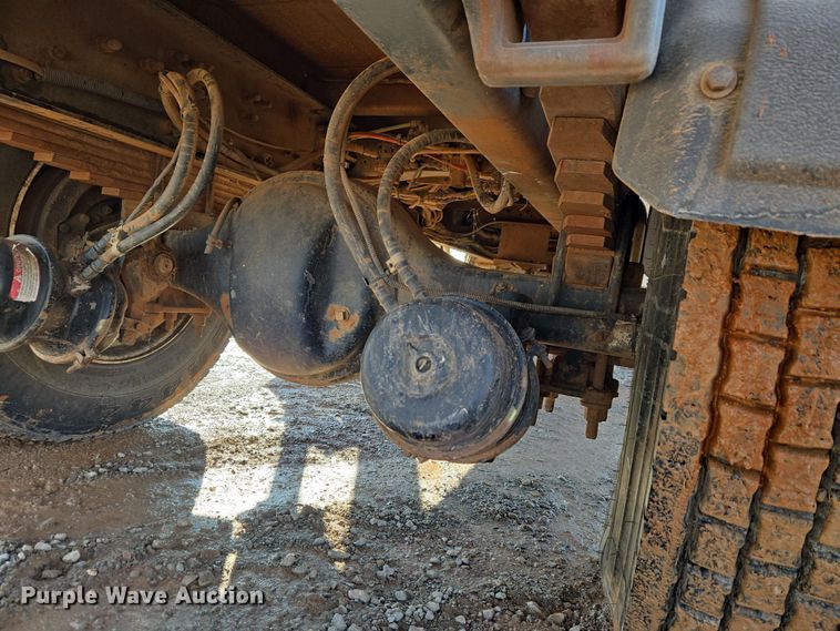 image for item ET1222 2006 Freightliner M2 refuse truck